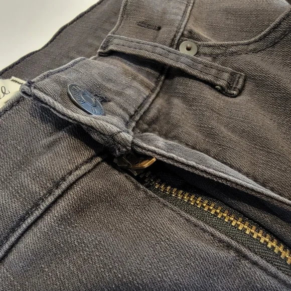 Madewell Mid-Rise Skinny Jean Black Sea Distressed Size 31 NWT! Style H2230 - Picture 6 of 16